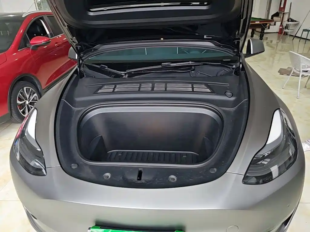 Tesla Model Y — фото 20