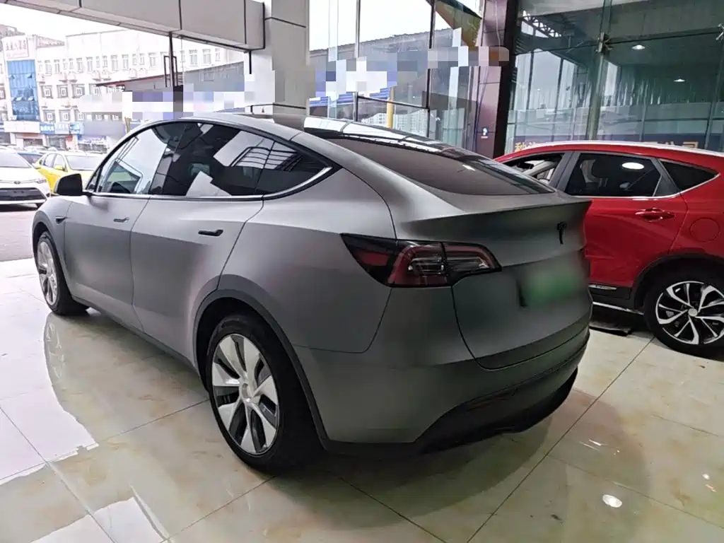 Tesla Model Y — фото 5