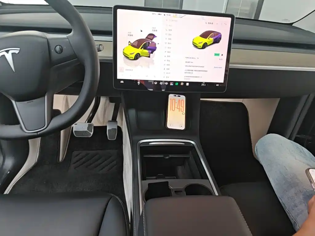 Tesla Model Y — фото 13
