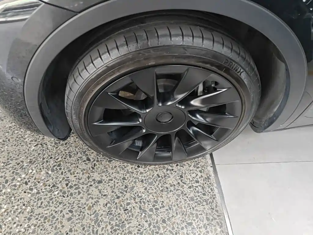 Tesla Model Y — фото 22