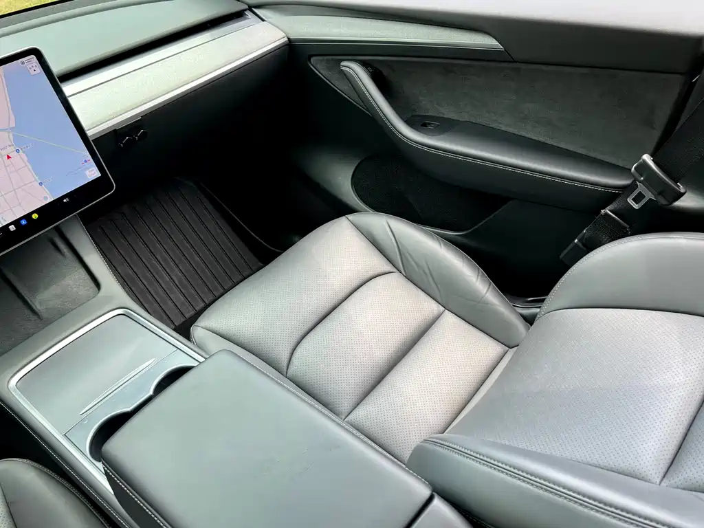 Tesla Model Y — фото 13