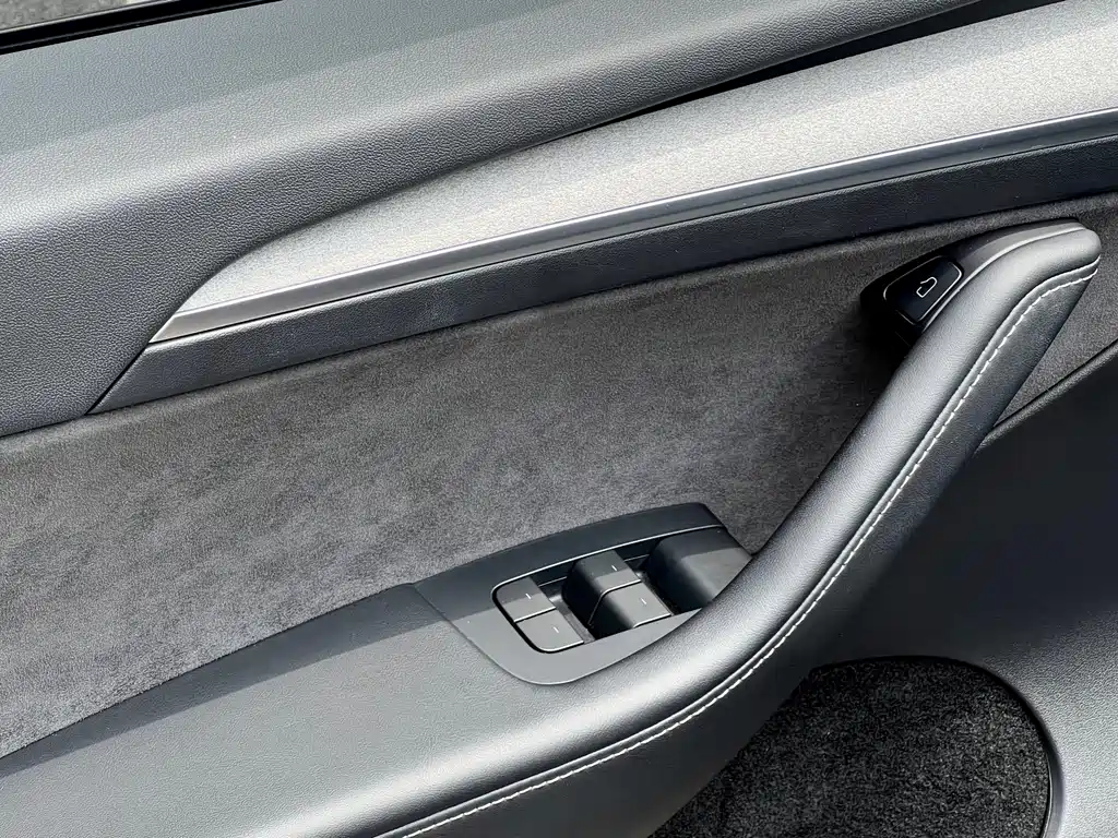 Tesla Model Y — фото 19
