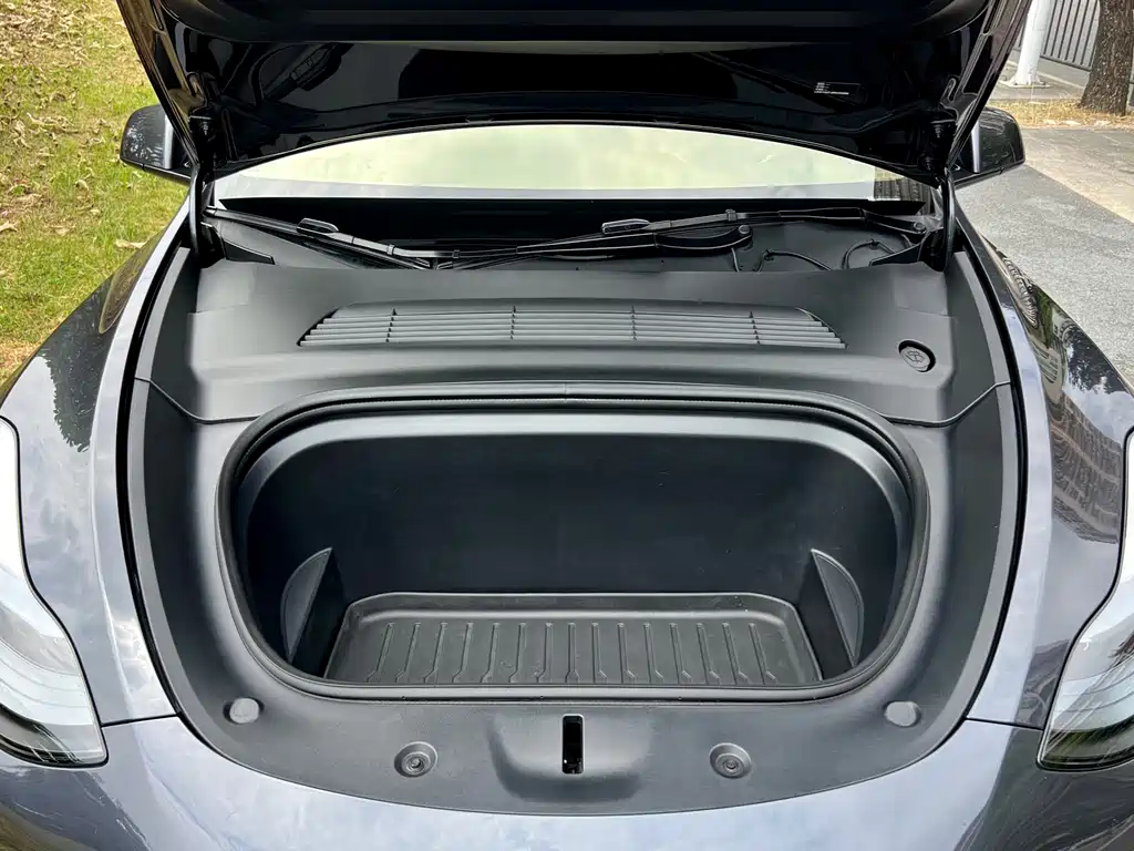 Tesla Model Y — фото 23