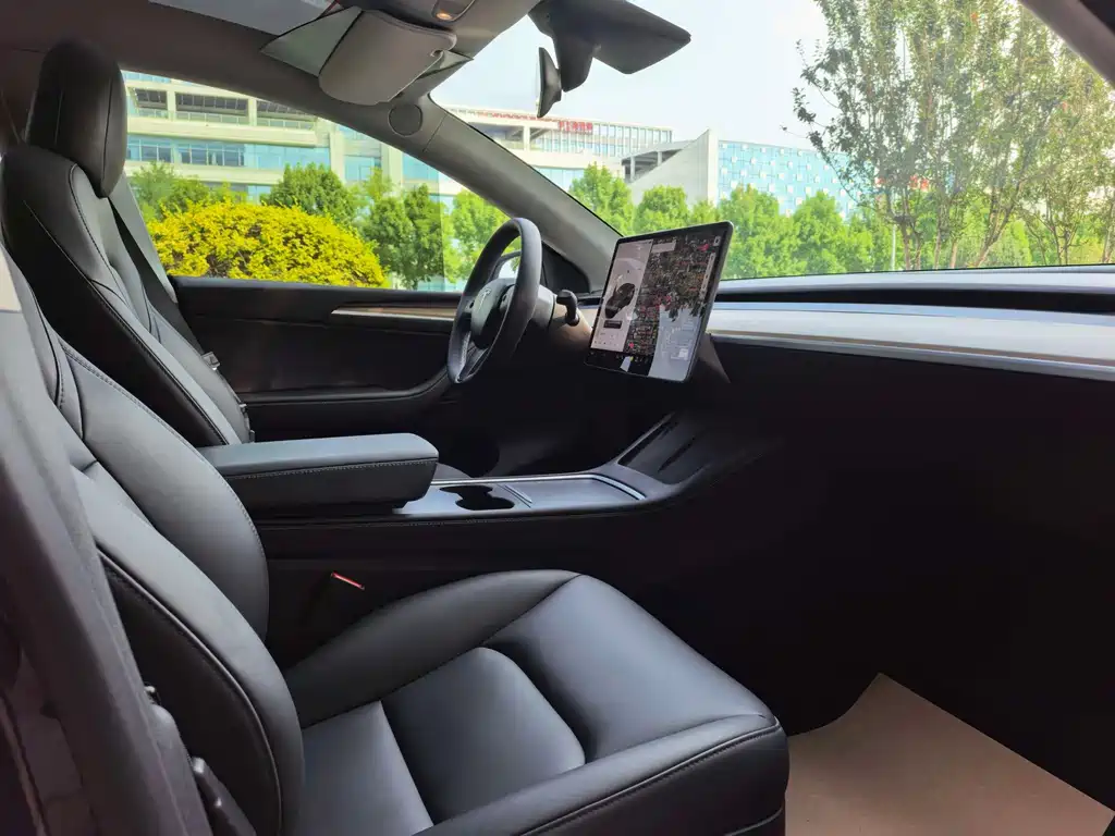 Tesla Model Y — фото 5