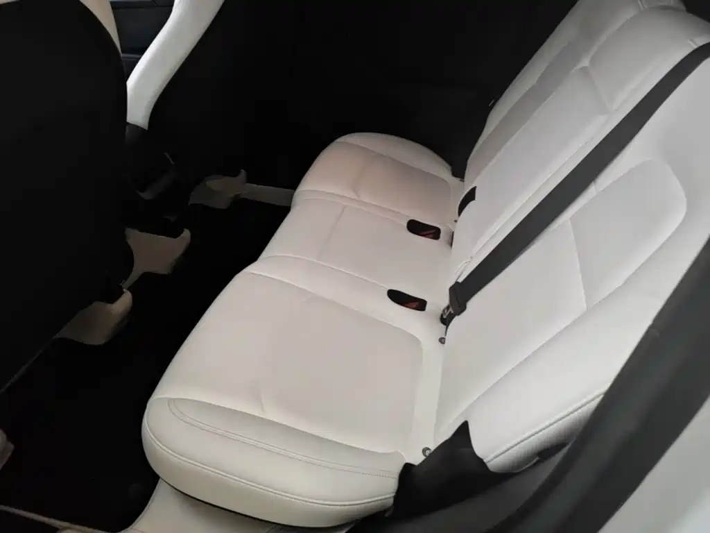 Tesla Model Y — фото 17