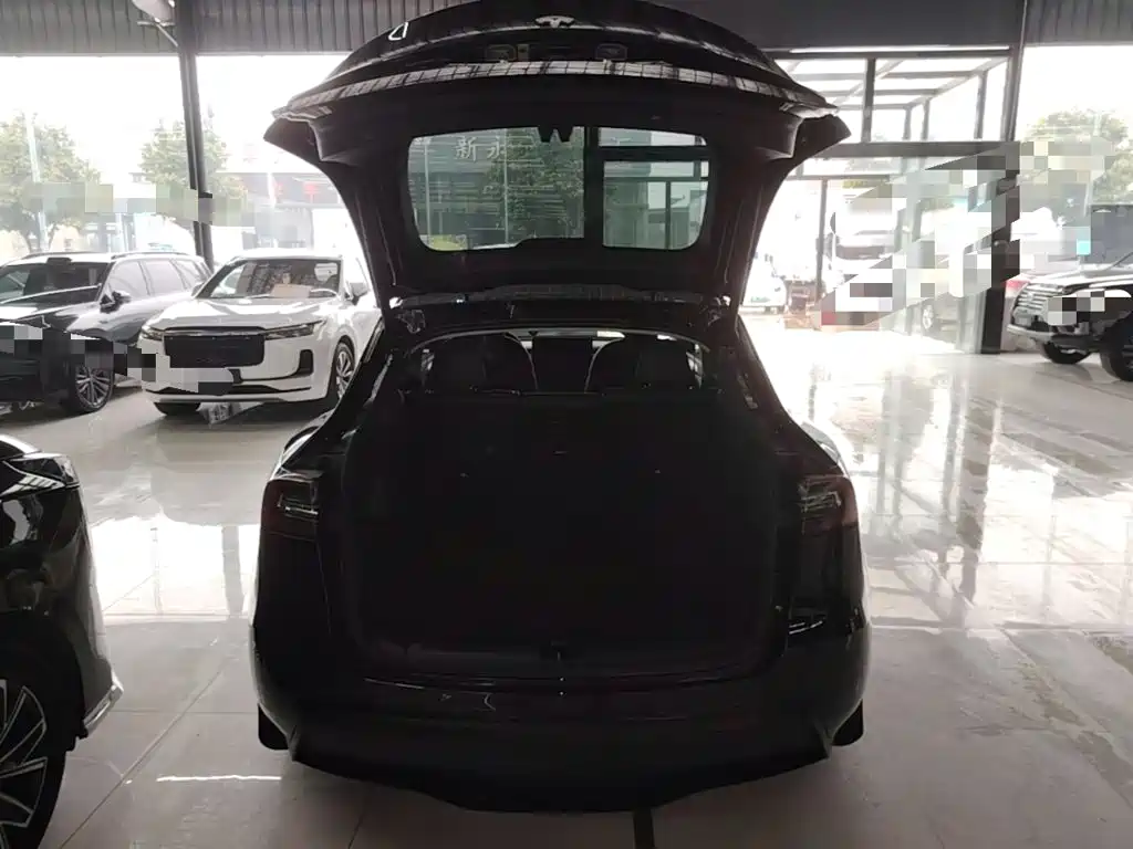 Tesla Model Y — фото 19