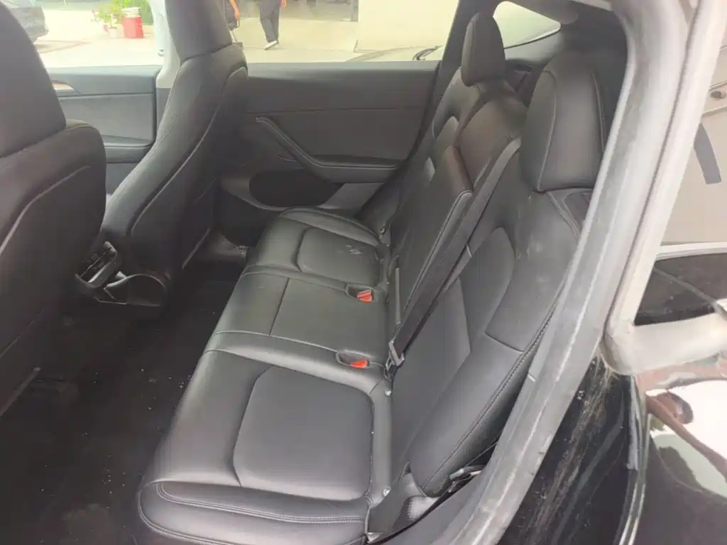 Tesla Model Y — фото 17