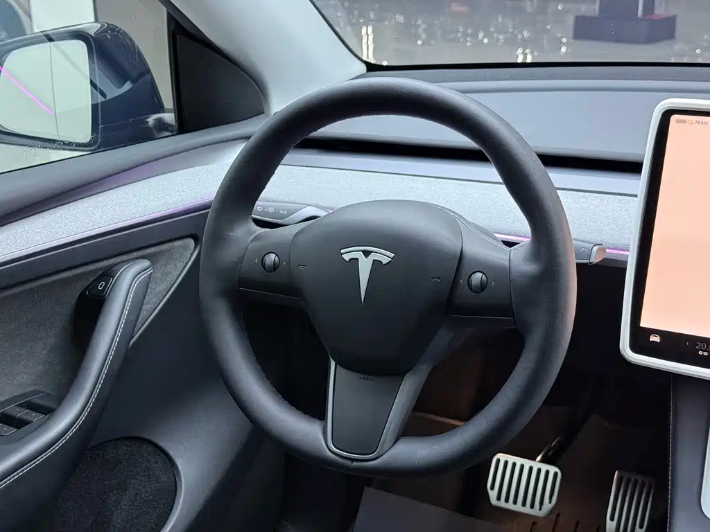 Tesla Model Y — фото 7