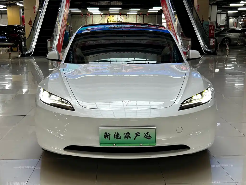Tesla Model 3 — фото 2