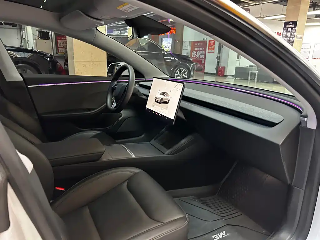 Tesla Model 3 — фото 13