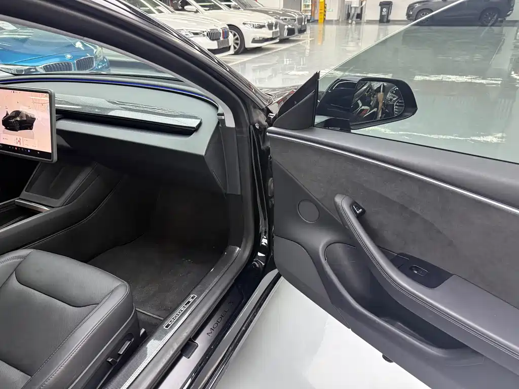 Tesla Model 3 — фото 20
