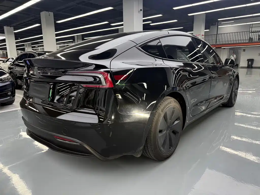Tesla Model 3 — фото 23