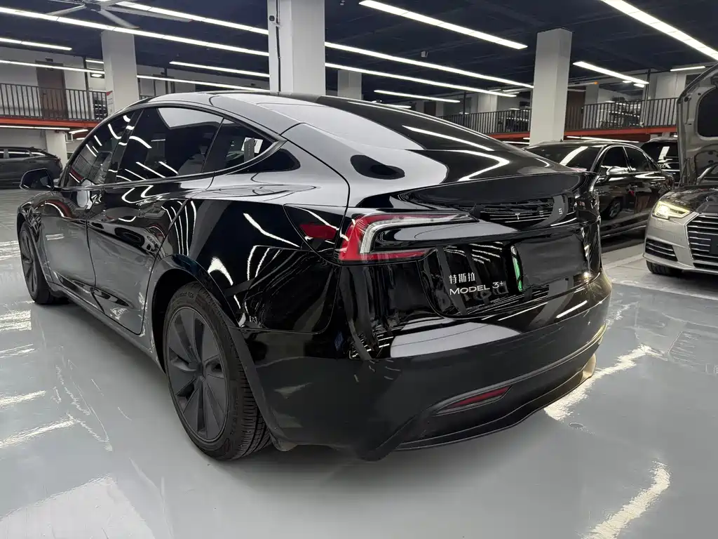 Tesla Model 3 — фото 25