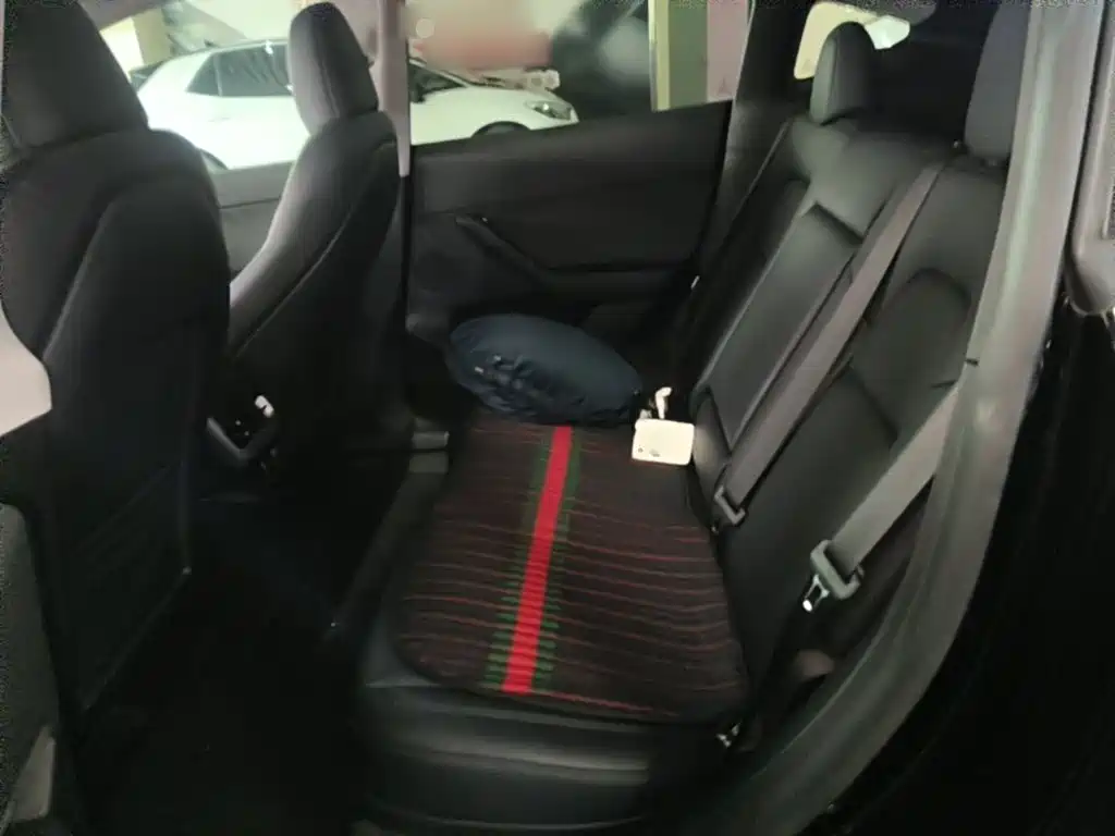Tesla Model Y — фото 17