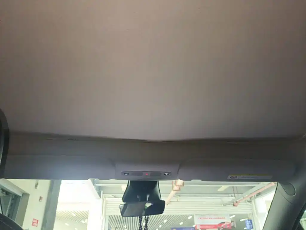 Tesla Model Y — фото 18