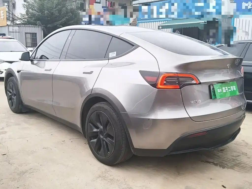 Tesla Model Y — фото 5