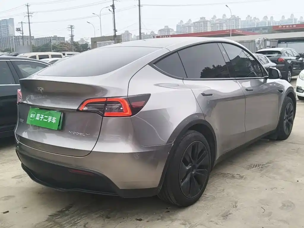 Tesla Model Y — фото 7