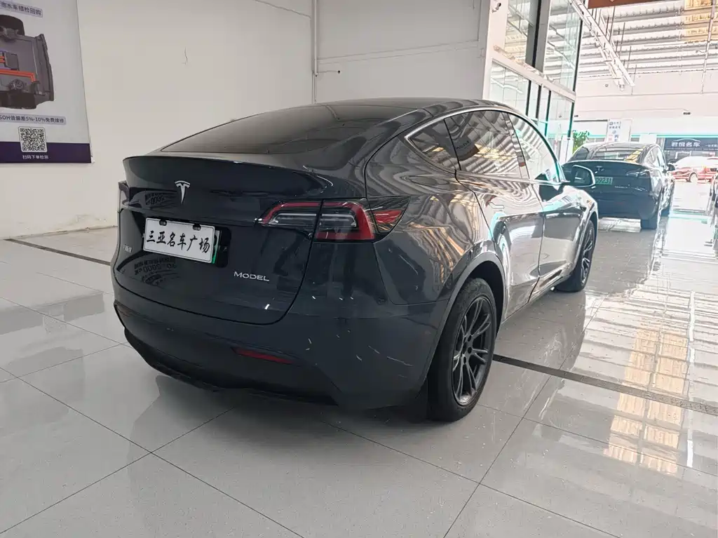 Tesla Model Y — фото 7