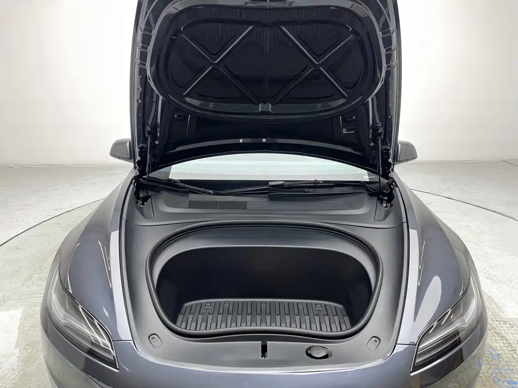 Tesla Model 3 — фото 13