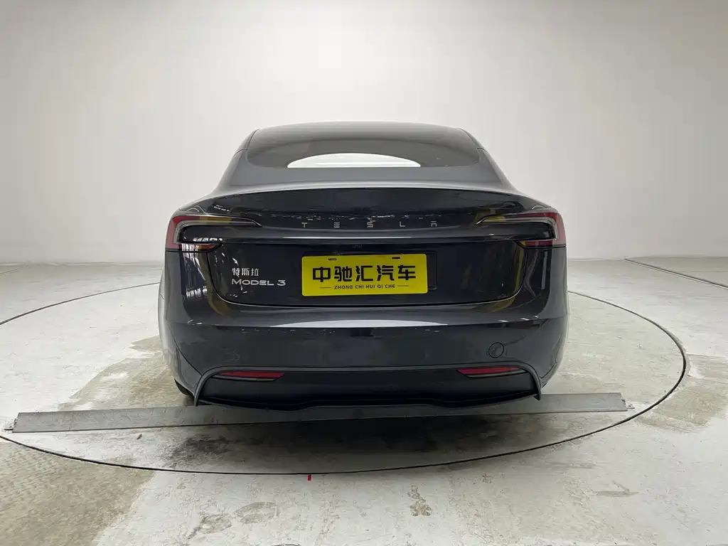 Tesla Model 3 — фото 15