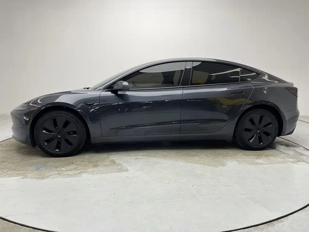 Tesla Model 3 — фото 3