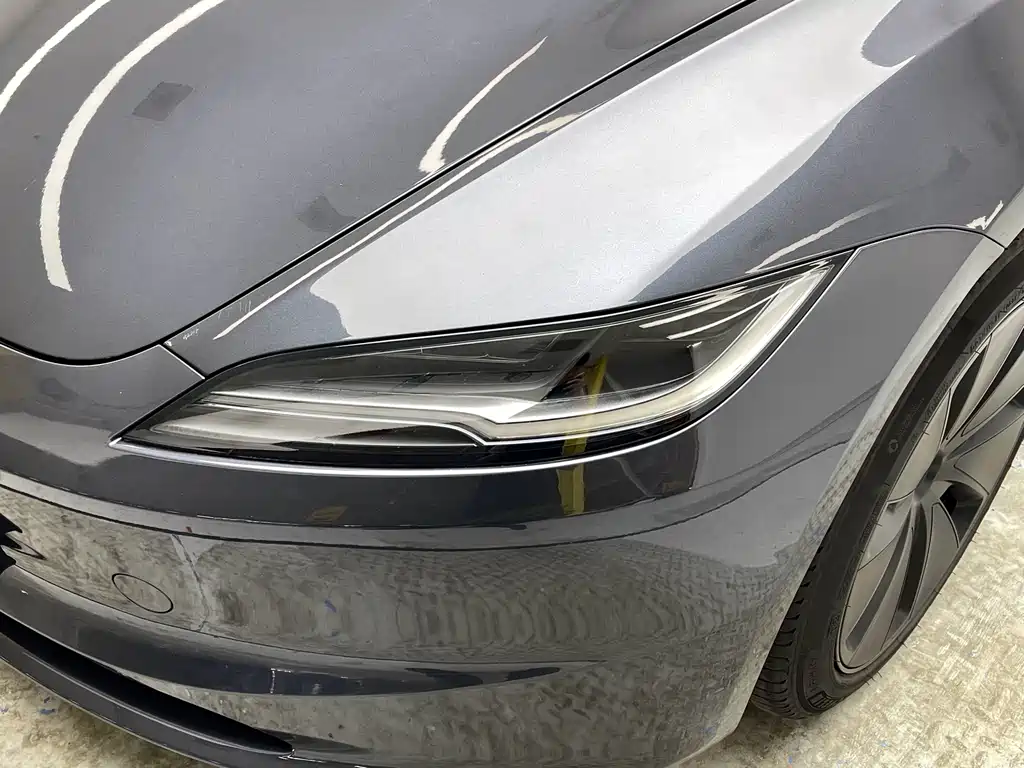 Tesla Model 3 — фото 4