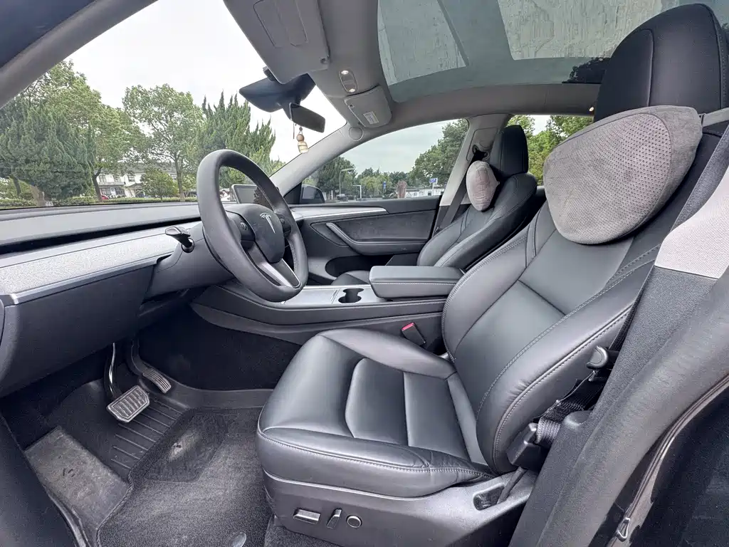 Tesla Model Y — фото 8