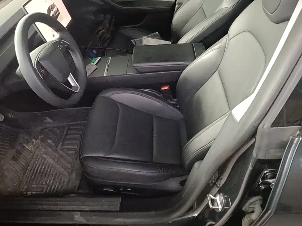 Tesla Model 3 — фото 15
