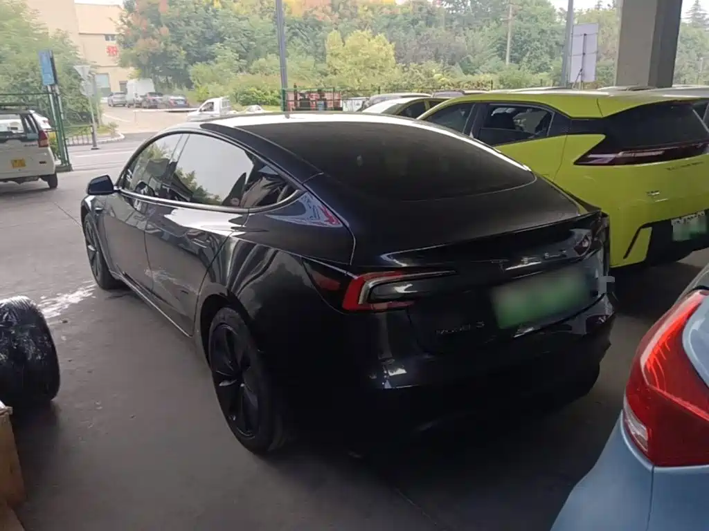 Tesla Model 3 — фото 5