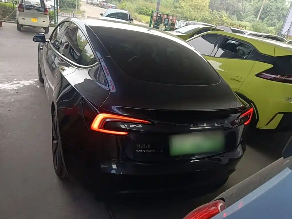 Tesla Model 3 — фото 6