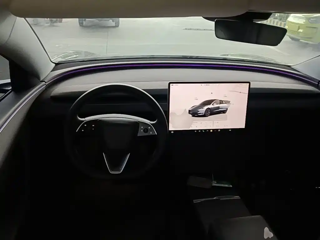 Tesla Model 3 — фото 10
