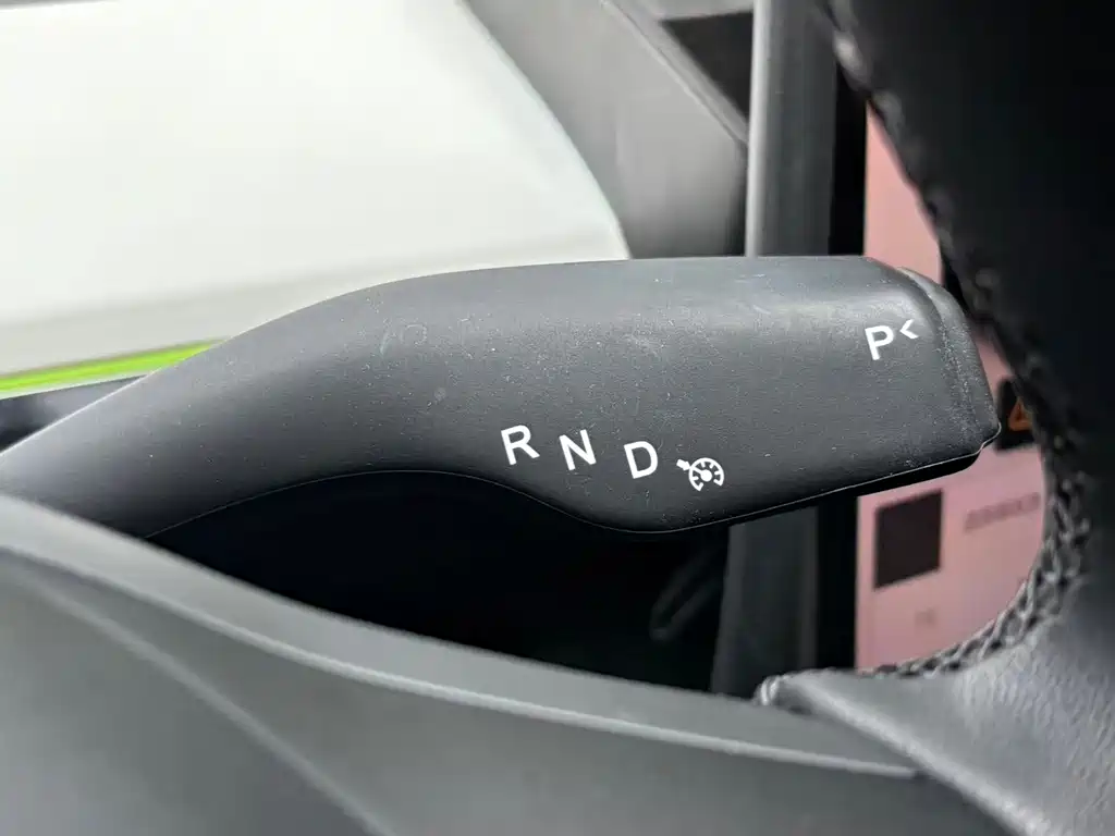 Tesla Model Y — фото 13