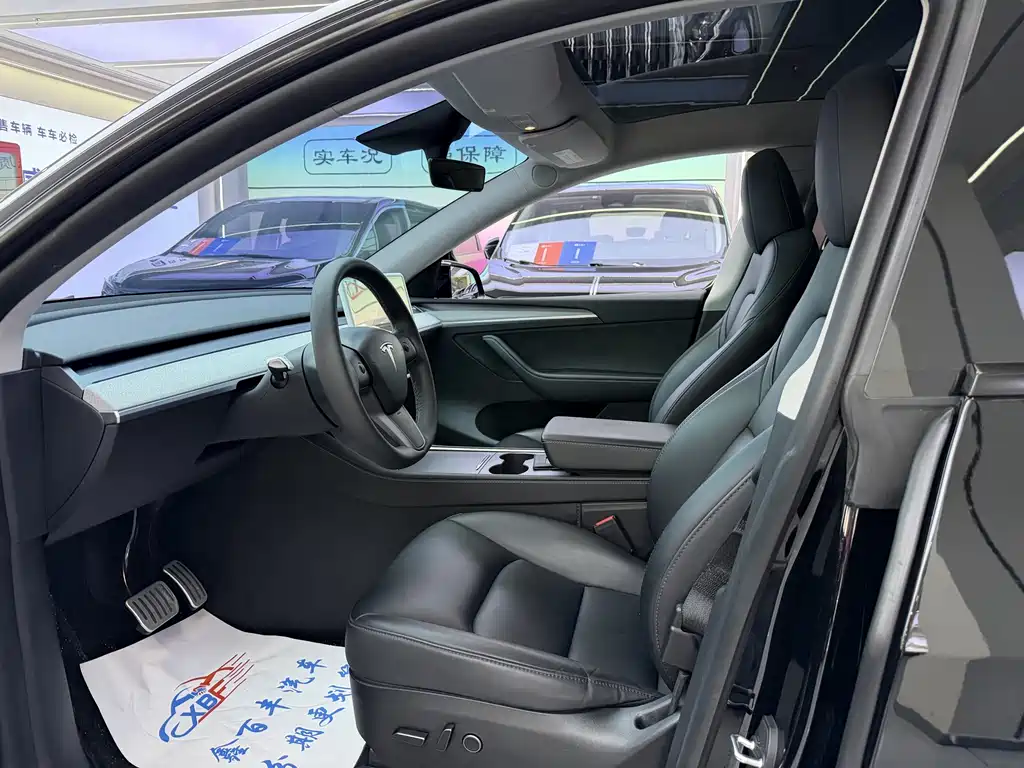 Tesla Model Y — фото 4