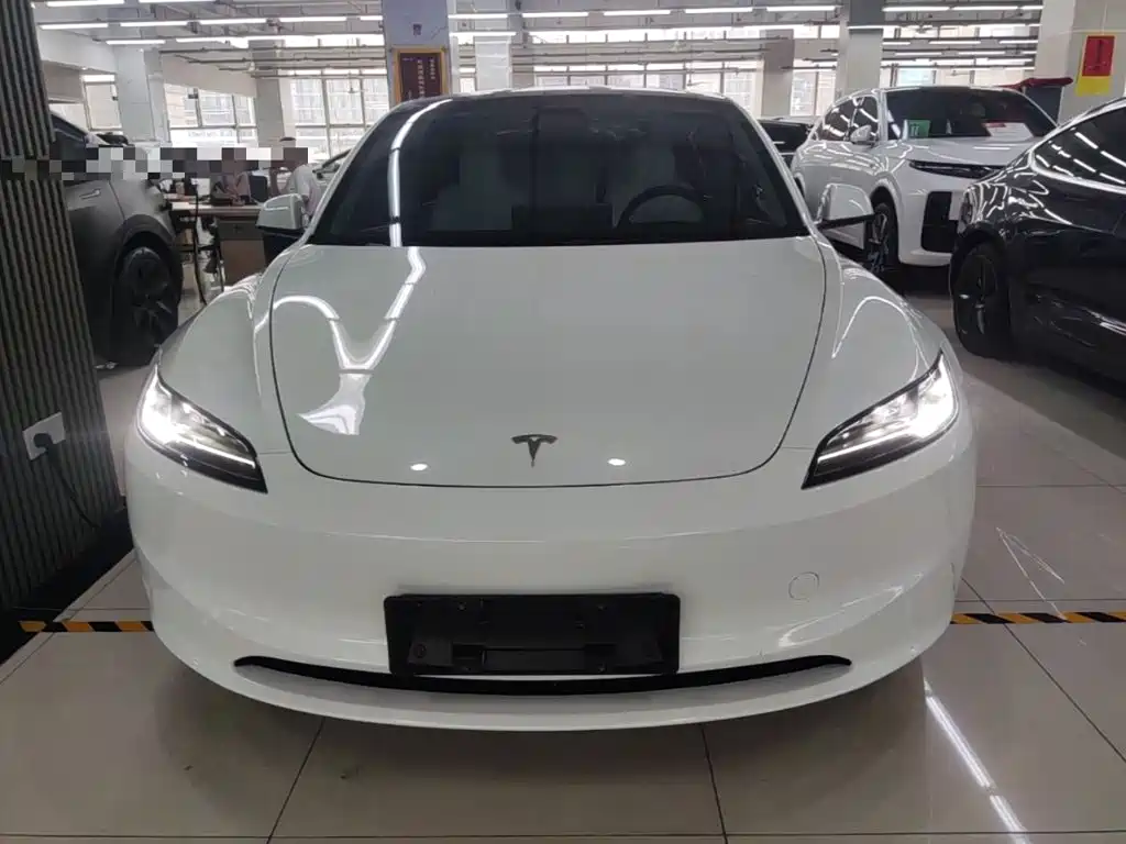Tesla Model 3 — фото 3