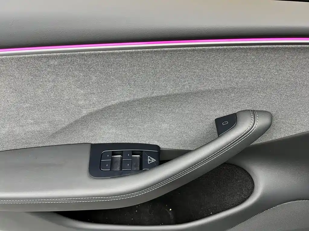 Tesla Model 3 — фото 19