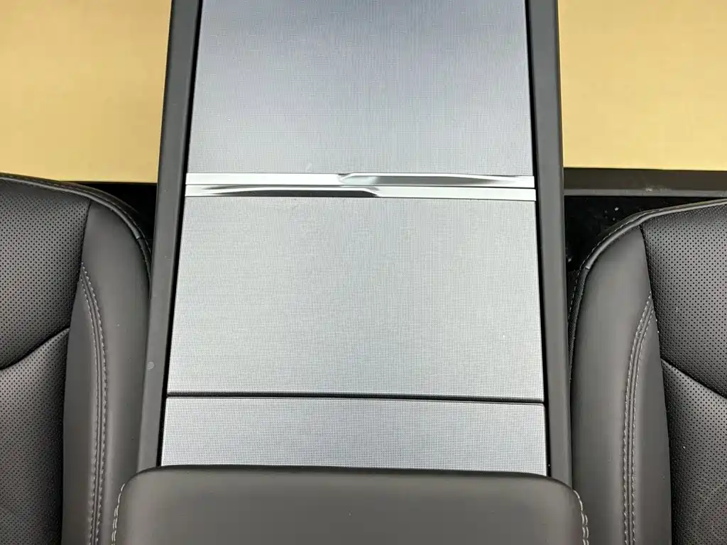 Tesla Model 3 — фото 23
