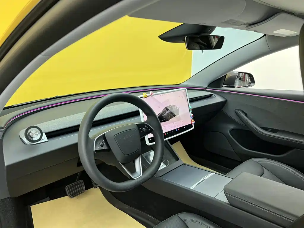 Tesla Model 3 — фото 44
