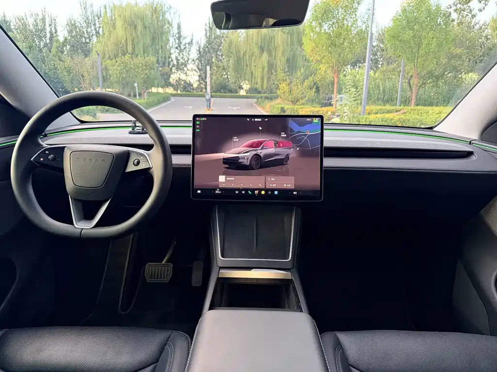 Tesla Model Y — фото 8