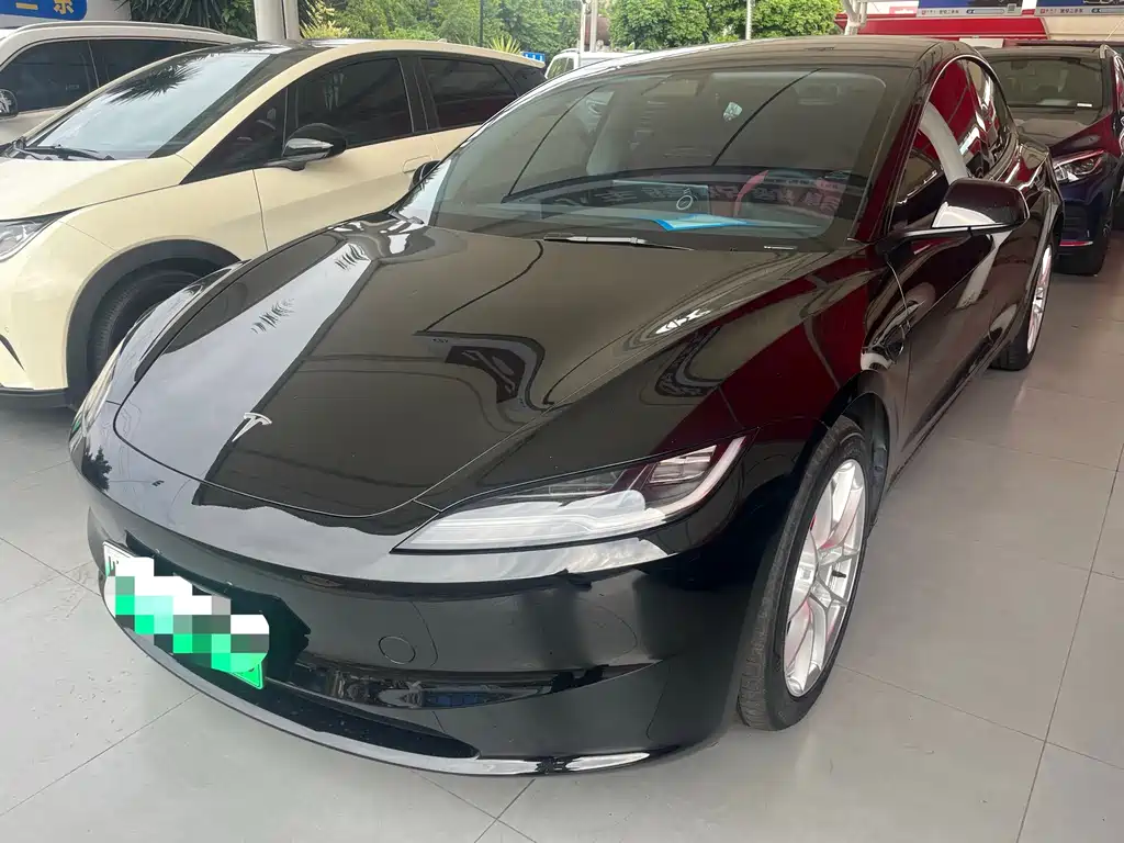 Tesla Model 3 — фото 3