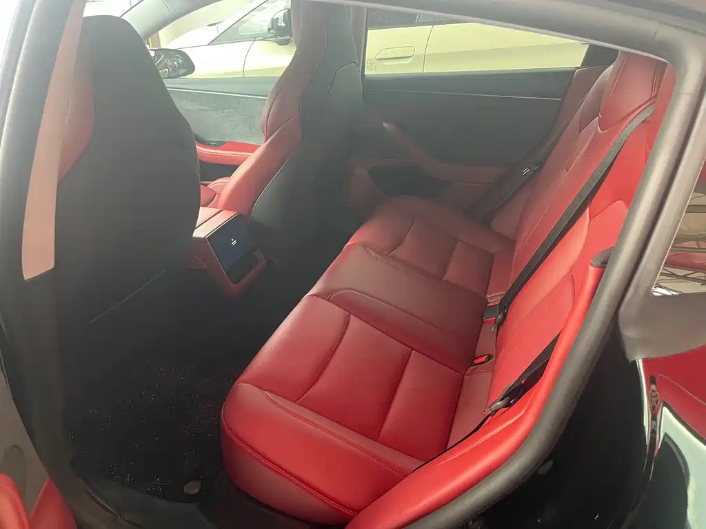 Tesla Model 3 — фото 5