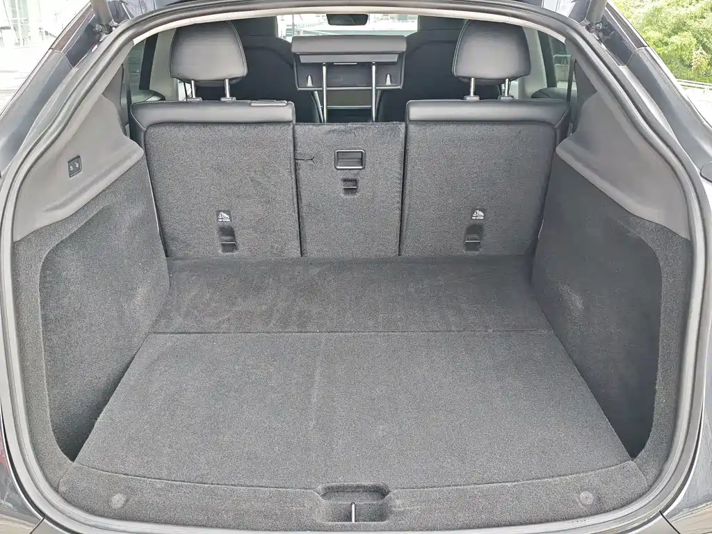 Tesla Model Y — фото 15