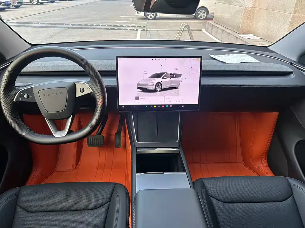 Tesla Model Y — фото 6