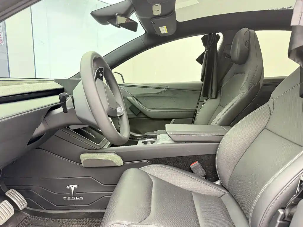 Tesla Model Y L — фото 3