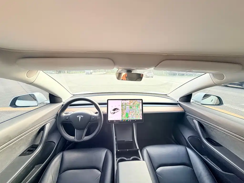 Tesla Model 3 — фото 6