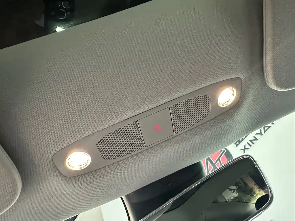 Tesla Model 3 — фото 13