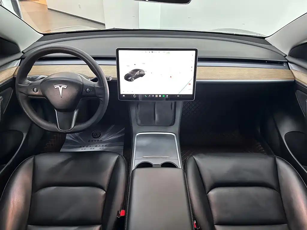 Tesla Model 3 — фото 17