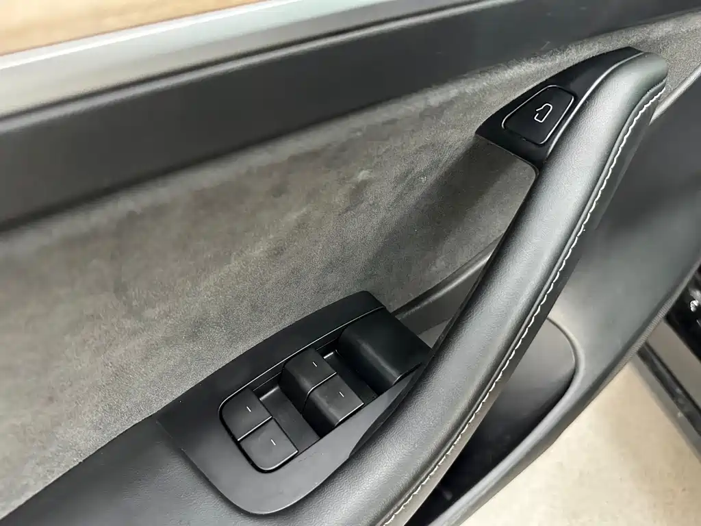 Tesla Model 3 — фото 6