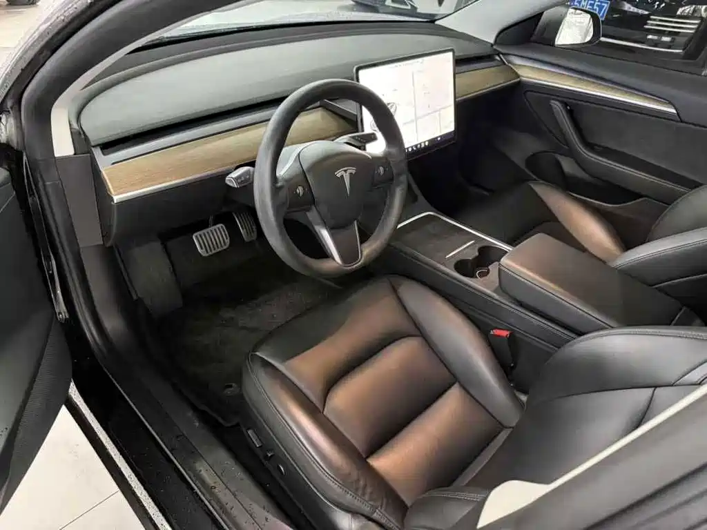 Tesla Model 3 — фото 5