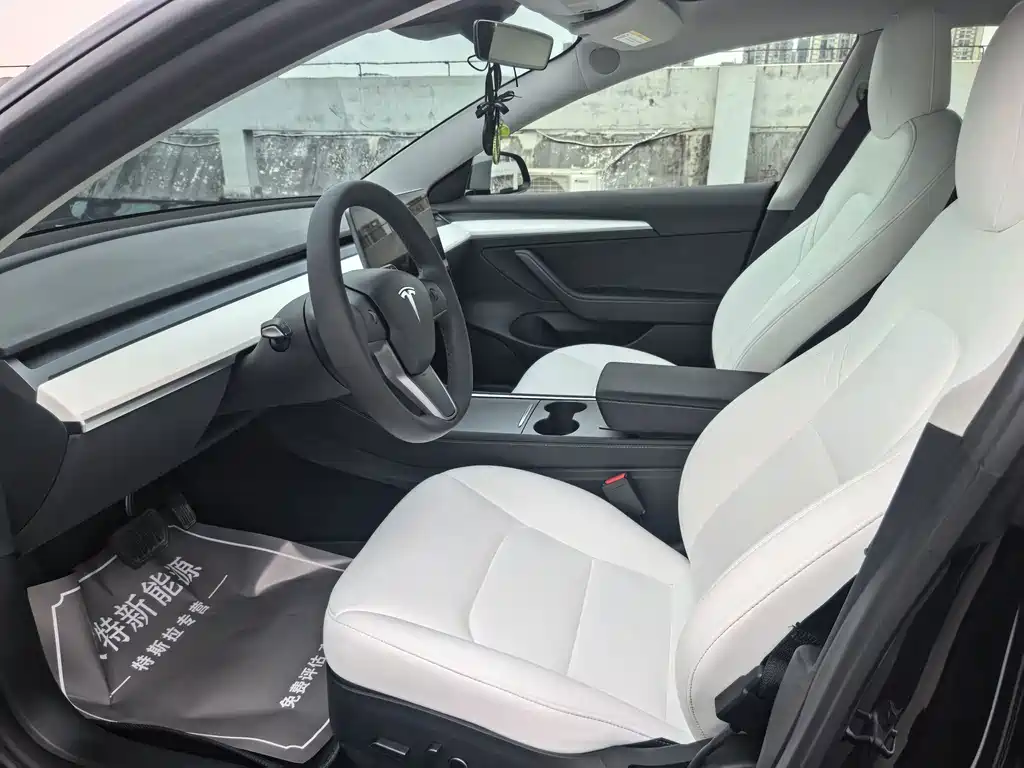 Tesla Model 3 — фото 10