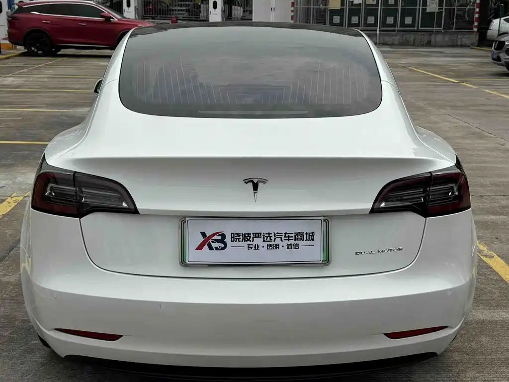 Tesla Model 3 — фото 4